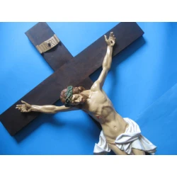 Krzyż drewniany brąz na ścianę 96 cm